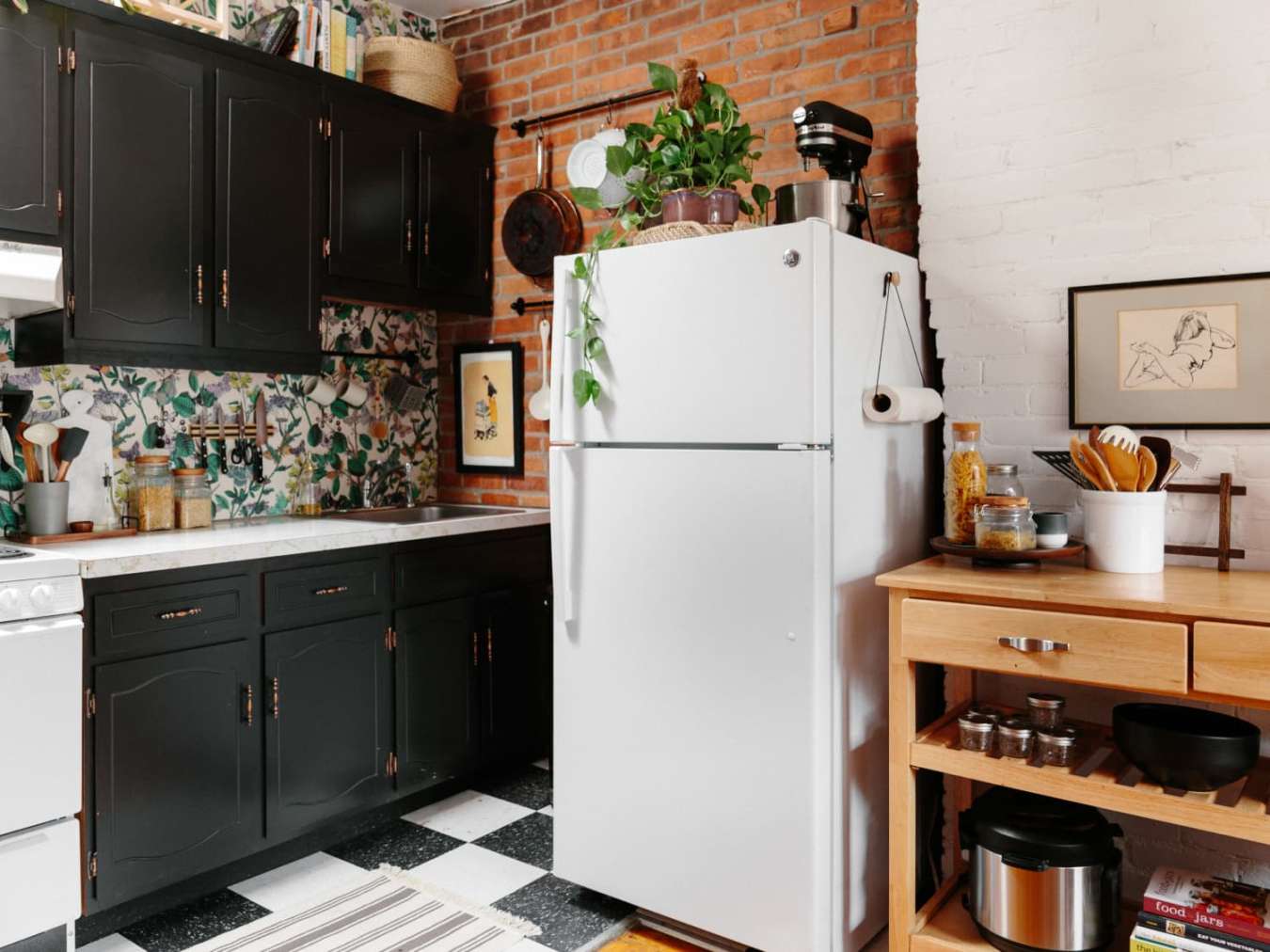 Brilliant Ways to Use All Those Awkward Spaces In Your Kitchen