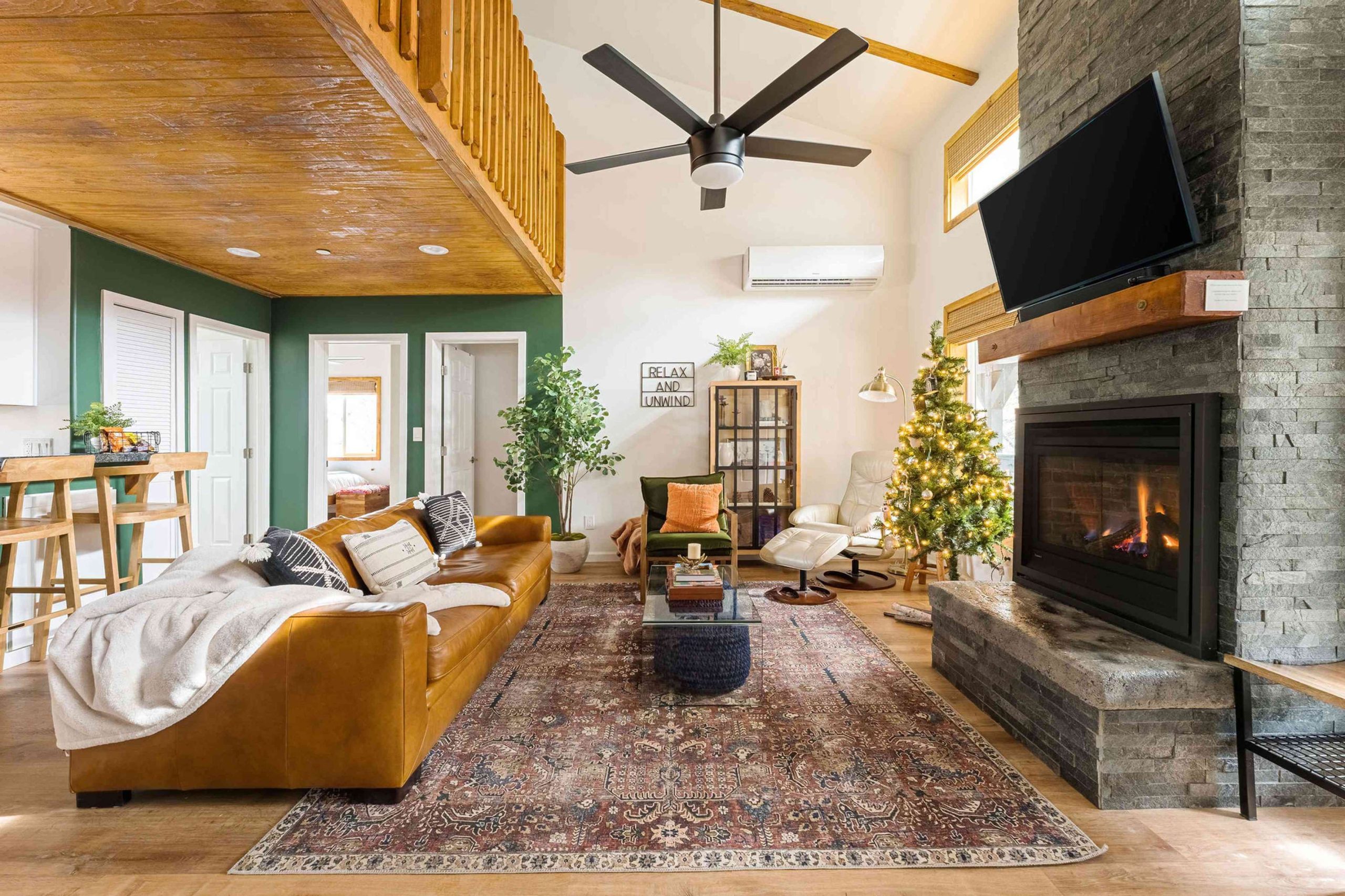 Cabin Decor Ideas for a Cozy, Homey Design