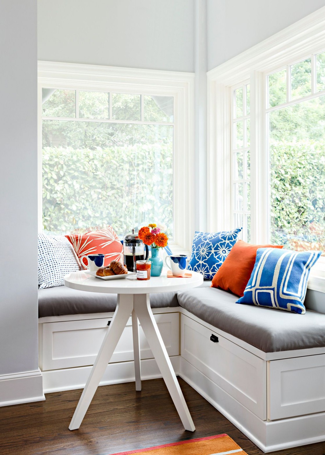 Clever Design Ideas for Banquette Seating with Storage
