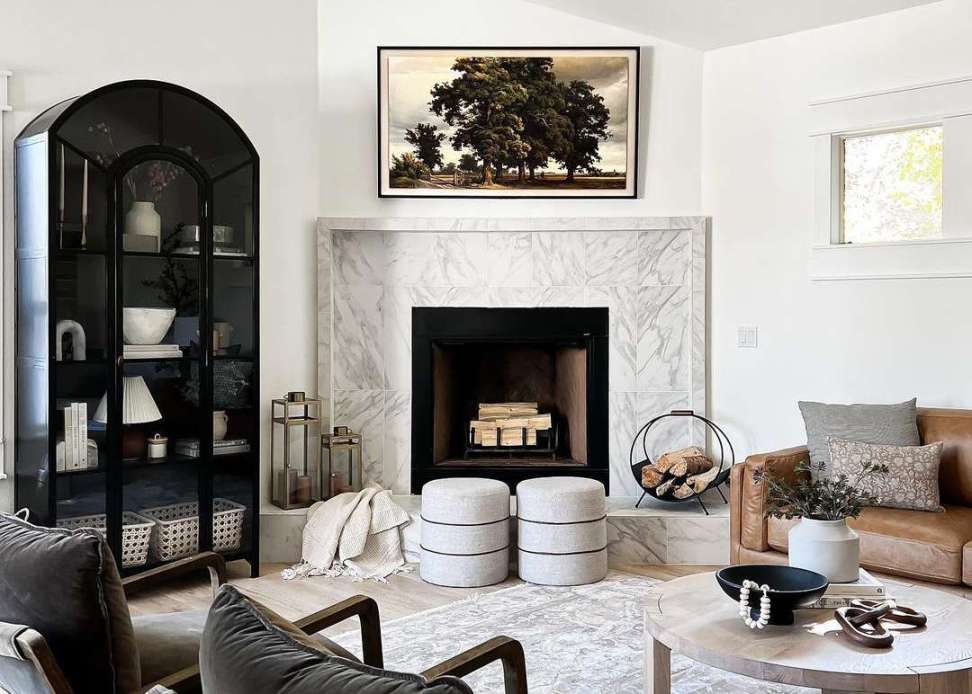 Decor Tips for an Awkward Living Room With a Corner Fireplace