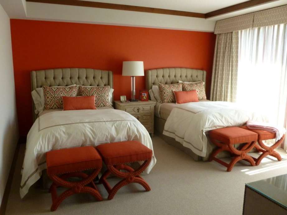 Love the two queen beds for a guest room