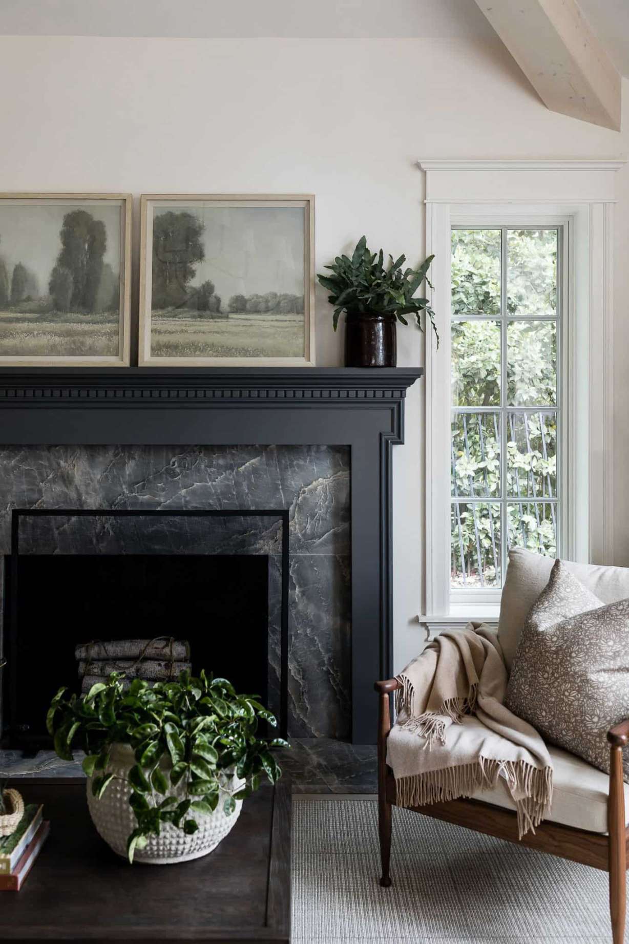Mantel Décor Ideas That Look Amazing in Any Space
