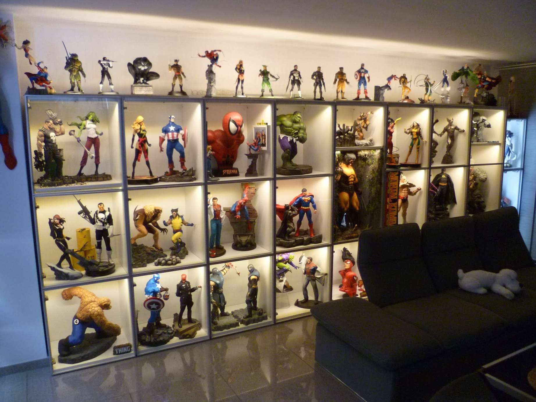 March  Hugh Super Hero Statue Collection and Custom Statues Figure   Displaying collections, Kid room decor, Geek room