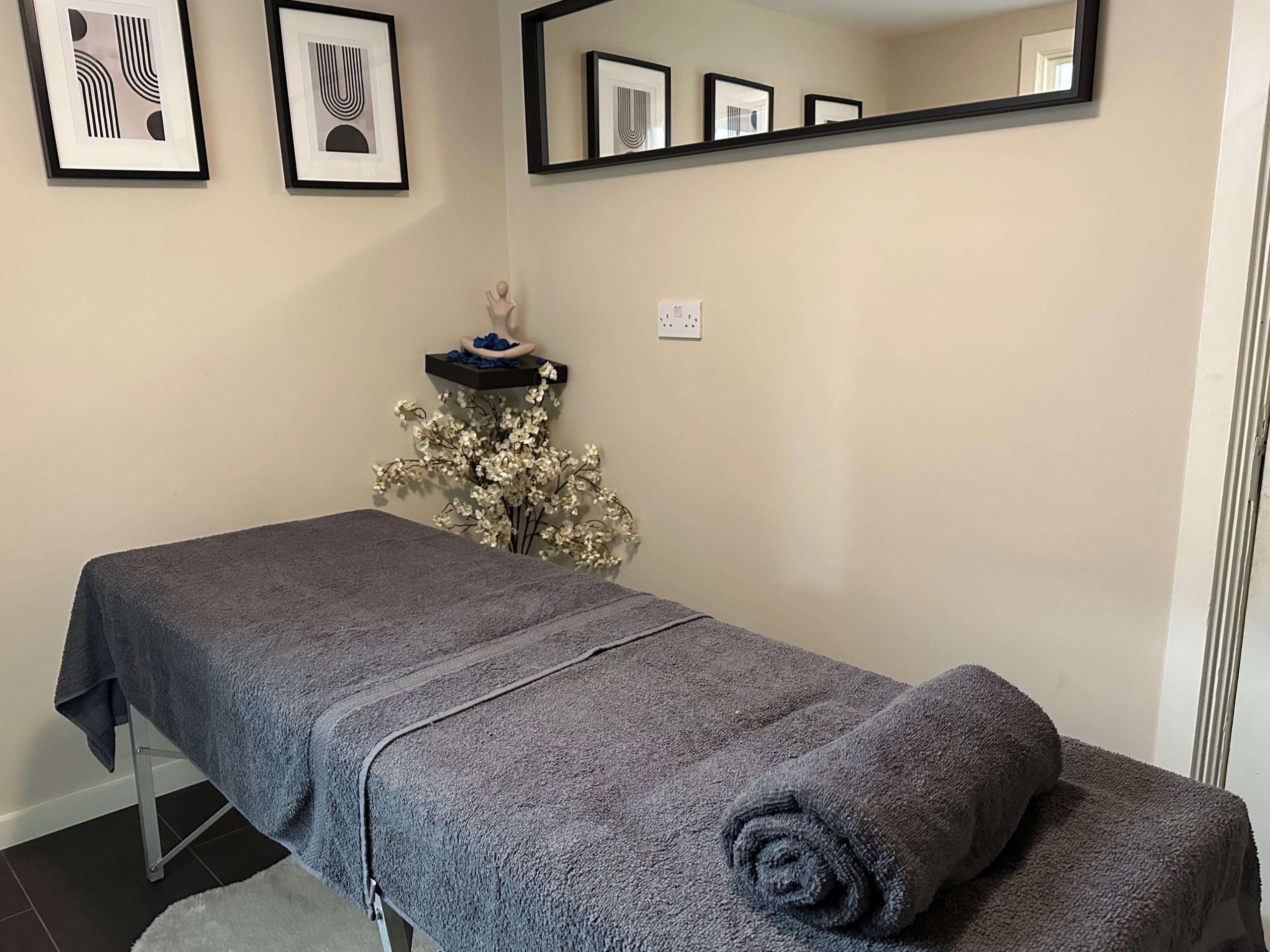 Massage/ Therapy/Treatment Room For Rent - in Wembley, England