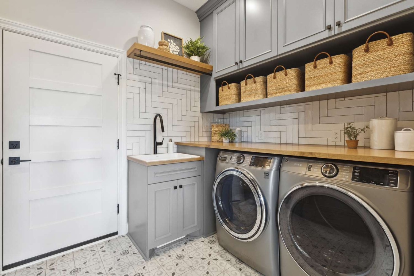 Modern Laundry Room Ideas to Make a Timeless Statement
