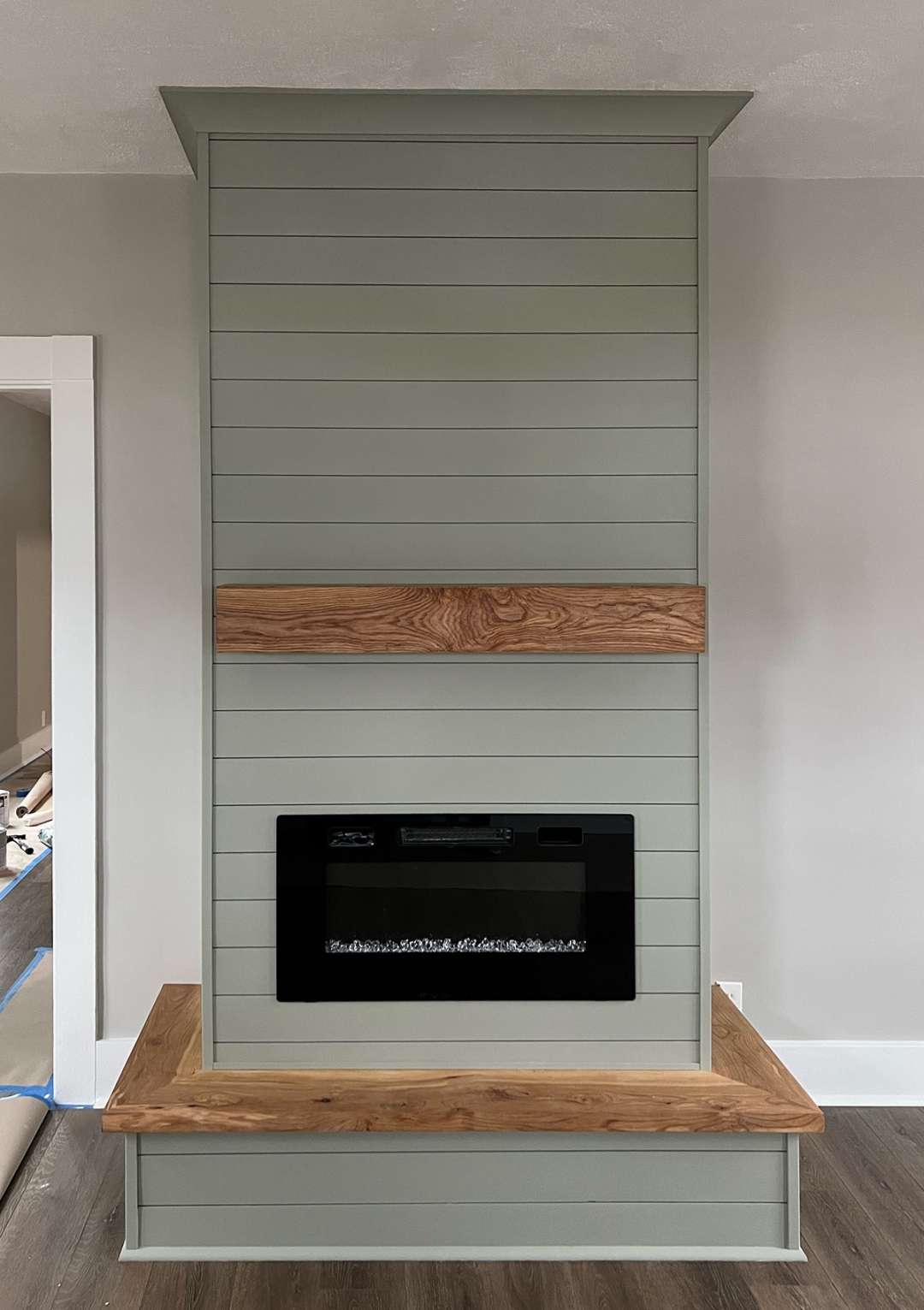 SHIPLAP WITH ELECTRIC FIREPLACE - WindsorONE