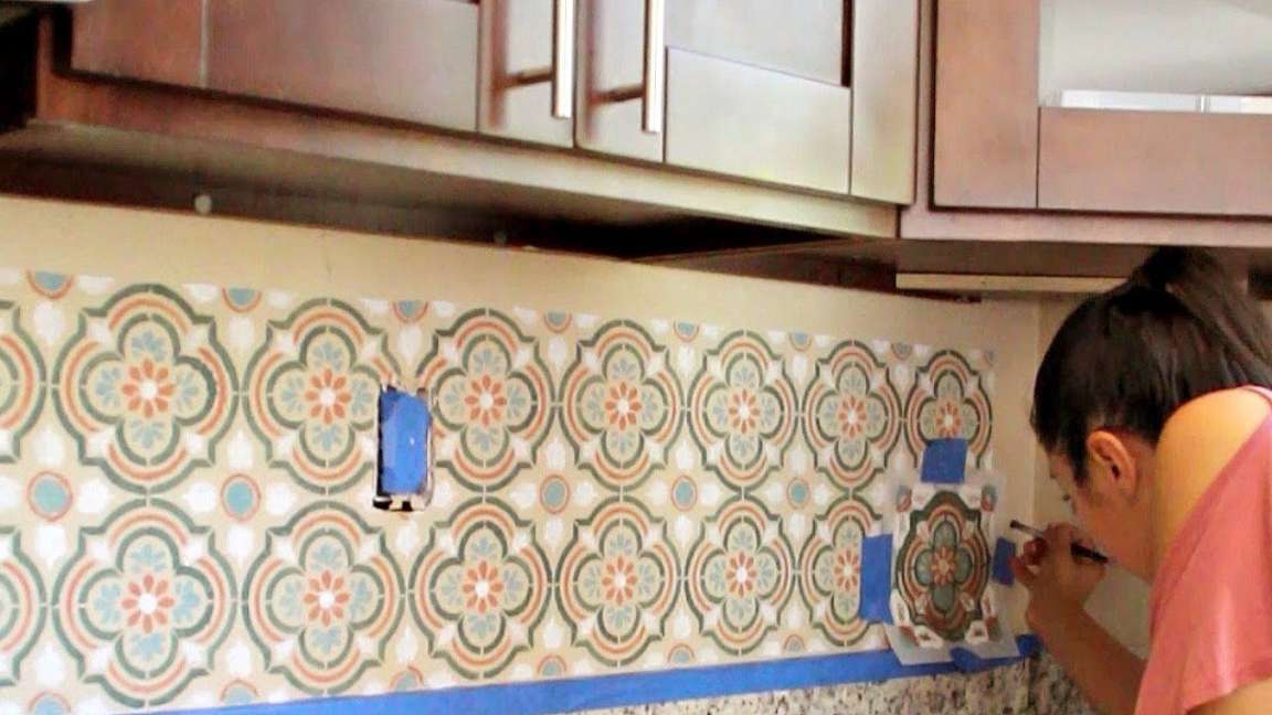 [VIDEO TUTORIAL] How to Stencil a DIY Kitchen Tile Backsplash in  Easy  Steps - How to Paint Kitchen Wal  Tile stencil, Kitchen tiles backsplash,  Kitchen tile diy