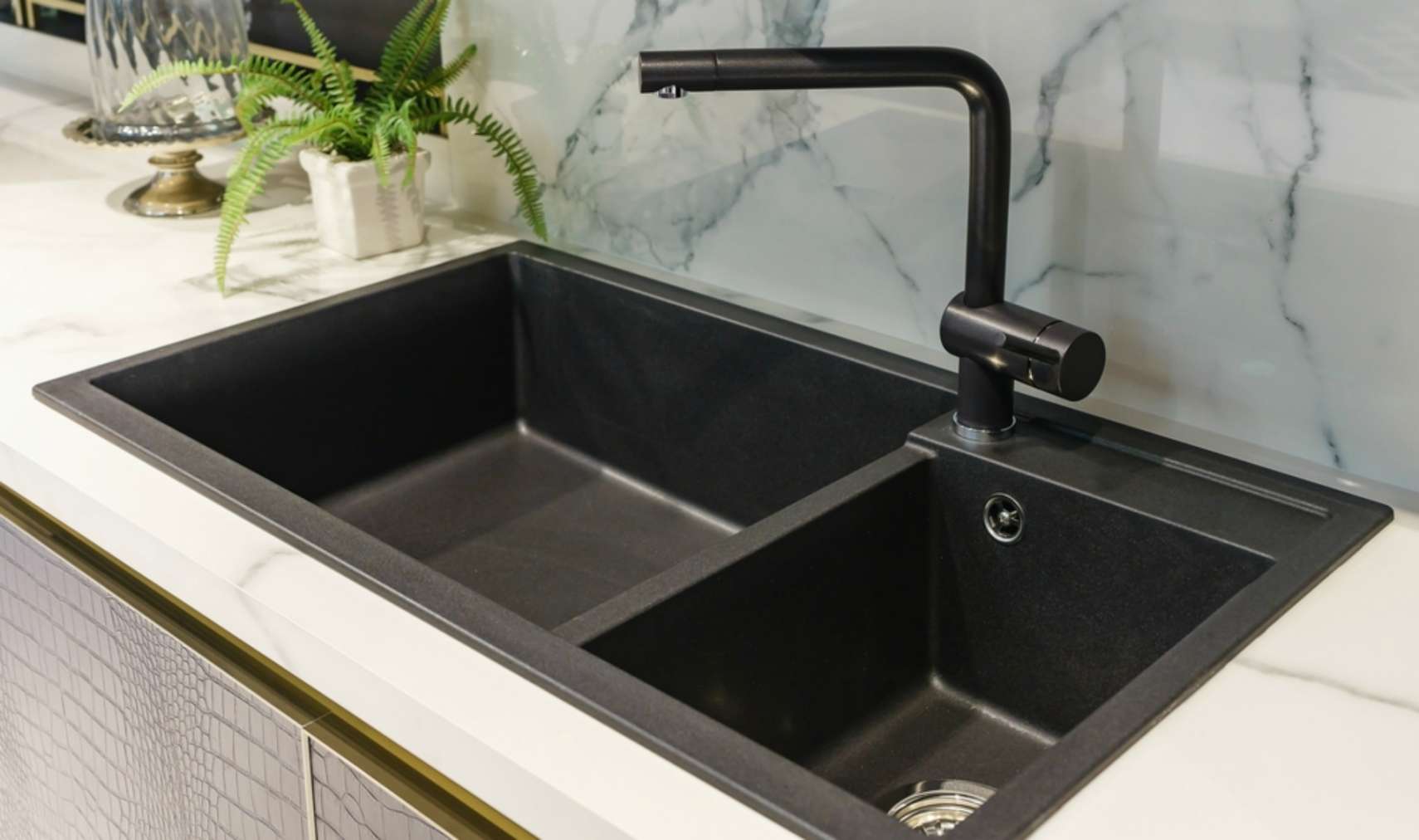 What You Need to Know When Buying a Black Kitchen Sink