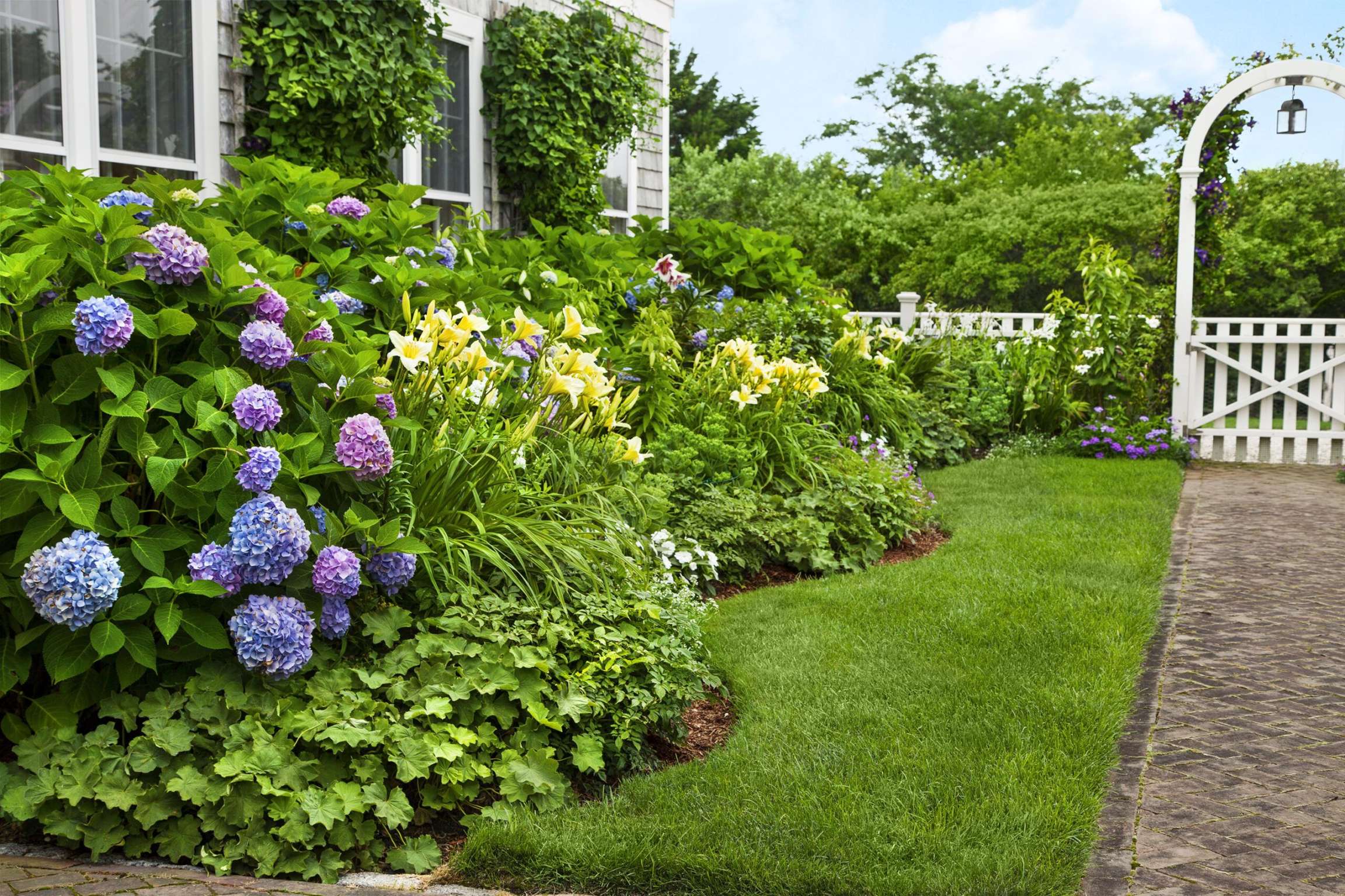 A Nantucket Cottage Garden Finds its Sweet Spot - This Old House