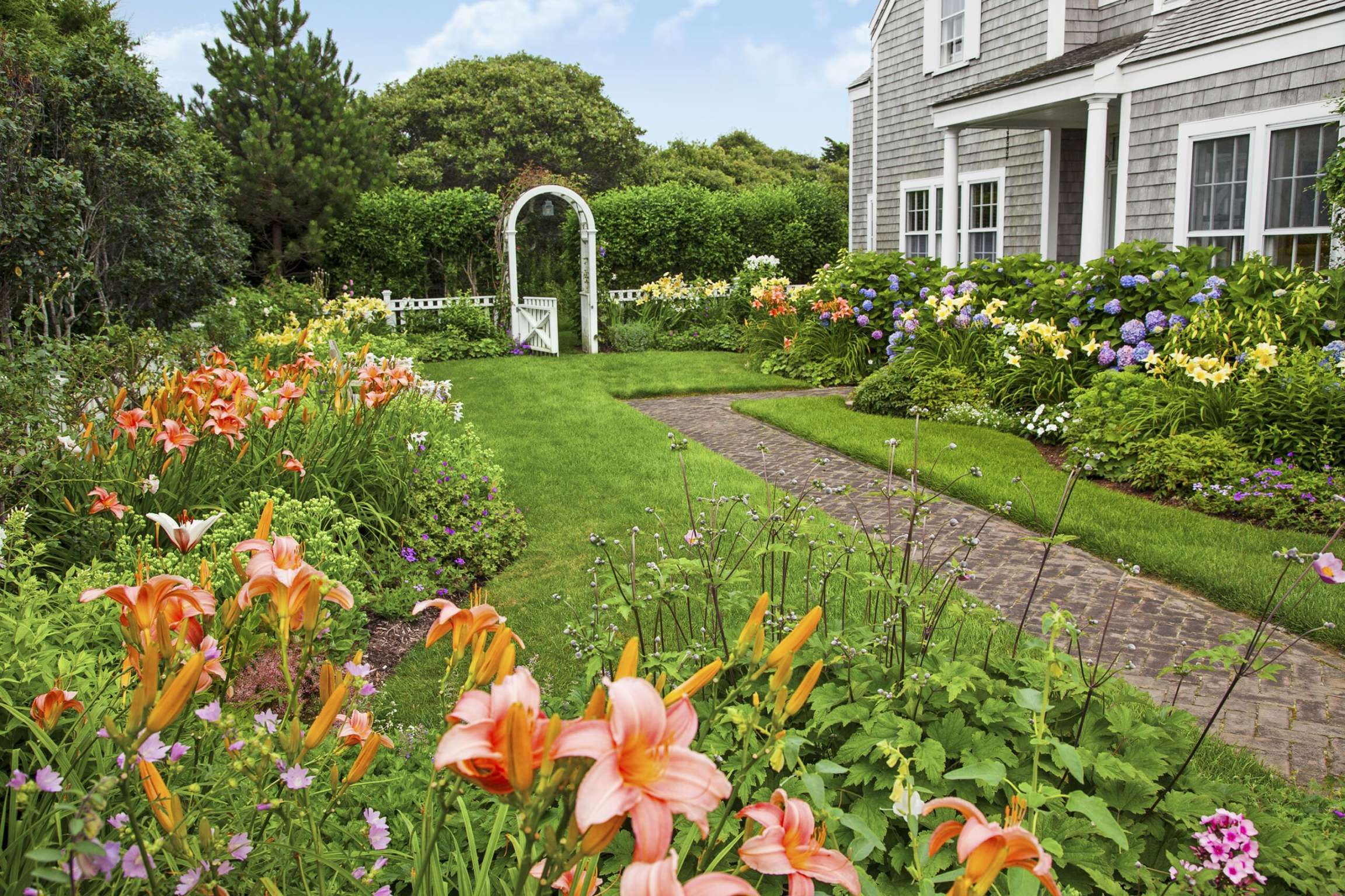 A Nantucket Cottage Garden Finds its Sweet Spot - This Old House