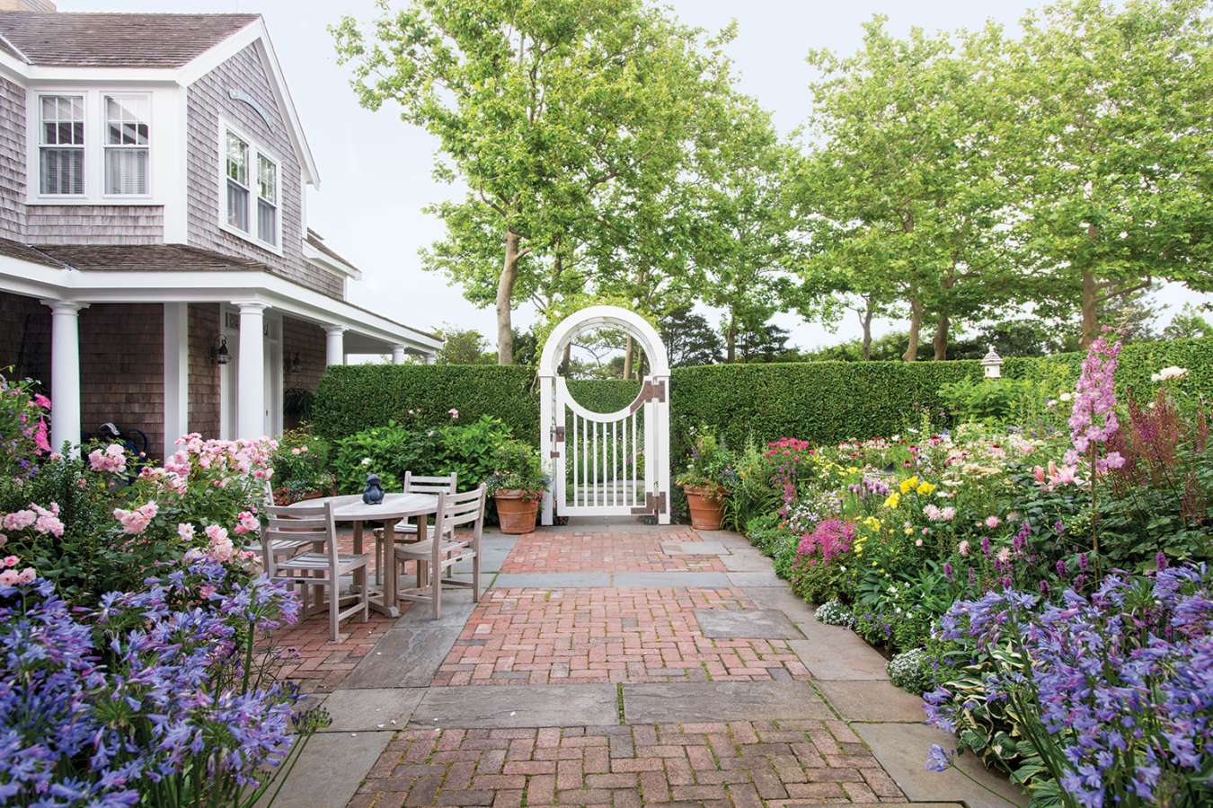 A Nurtured Nantucket Garden and Cottage - Flower Magazine