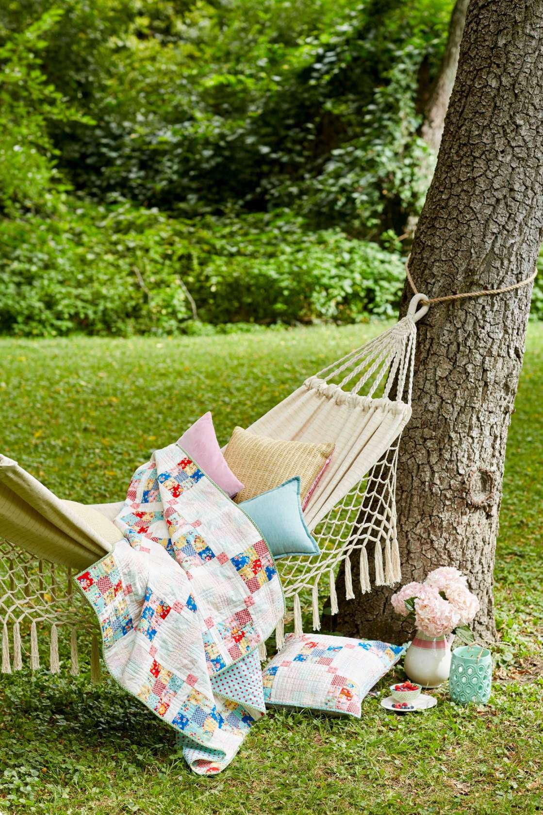 Backyard Hammock Ideas for a Relaxing Escape