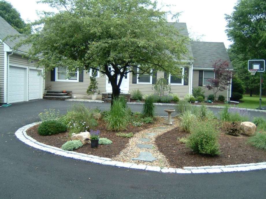 Circle Driveway Garden and Terrace - Terrascapes  Circle driveway