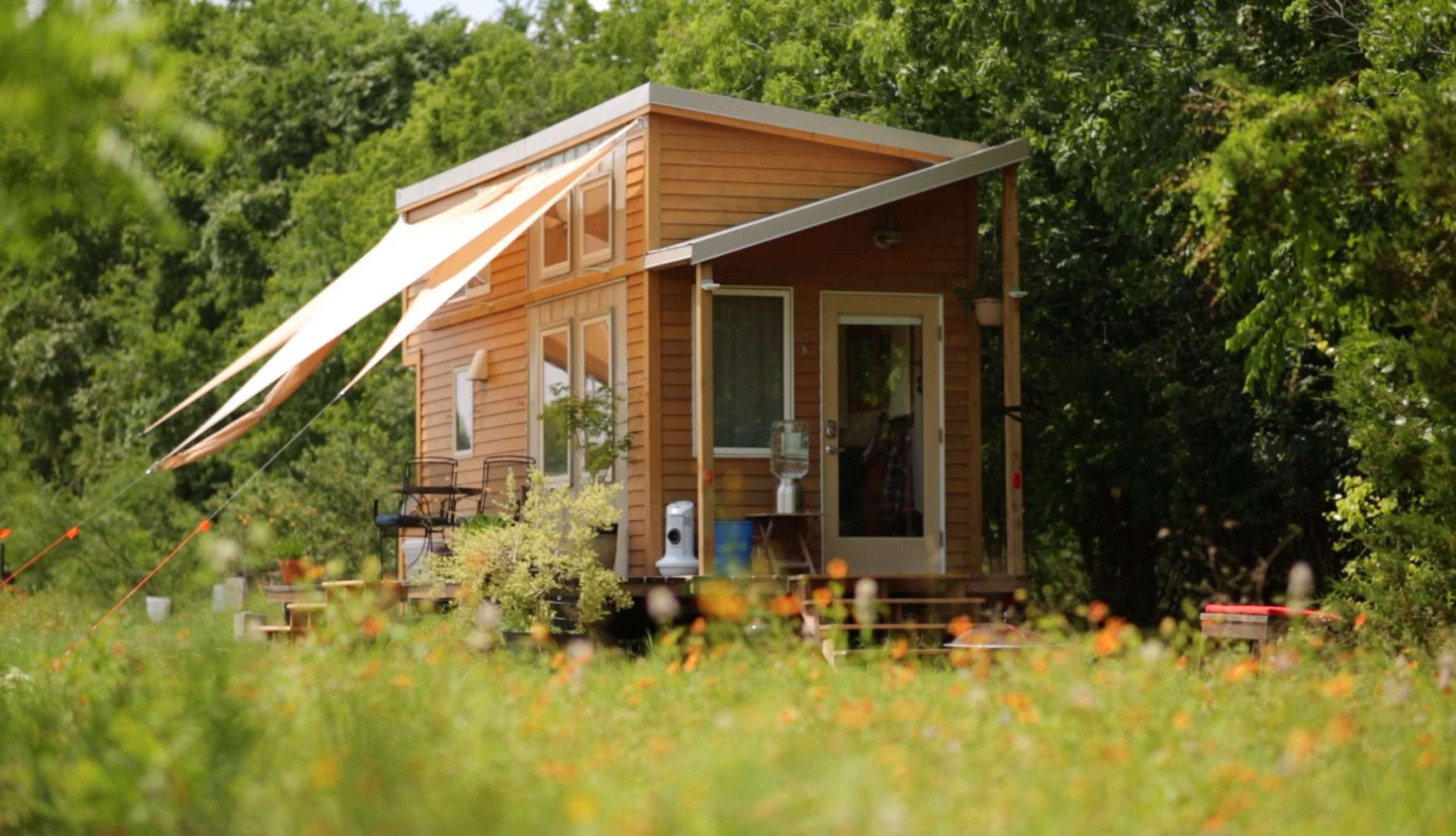 Create An Outdoor Oasis: Tiny House Landscaping & Patio Ideas