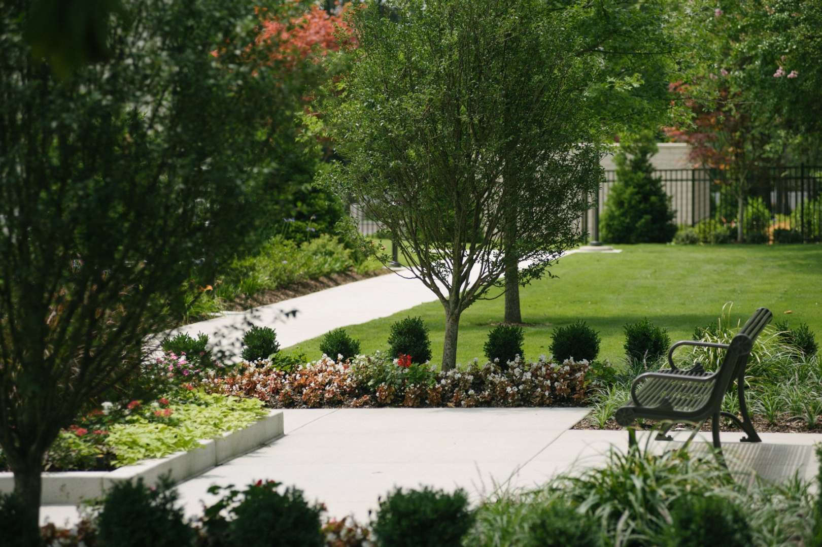 Outdoor Common Areas: Office Building Landscaping Trends in the
