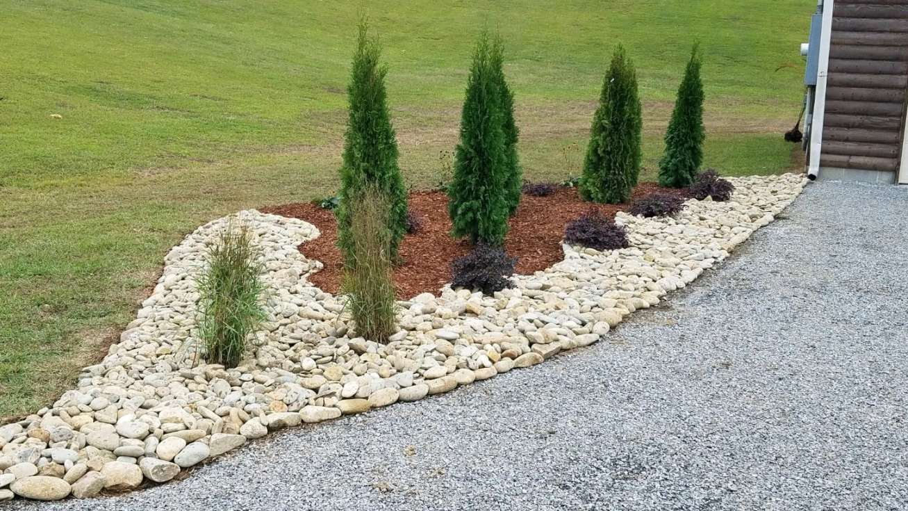 Plantings BrentwoodTN -  Low-Maintenance Plantings for Your New