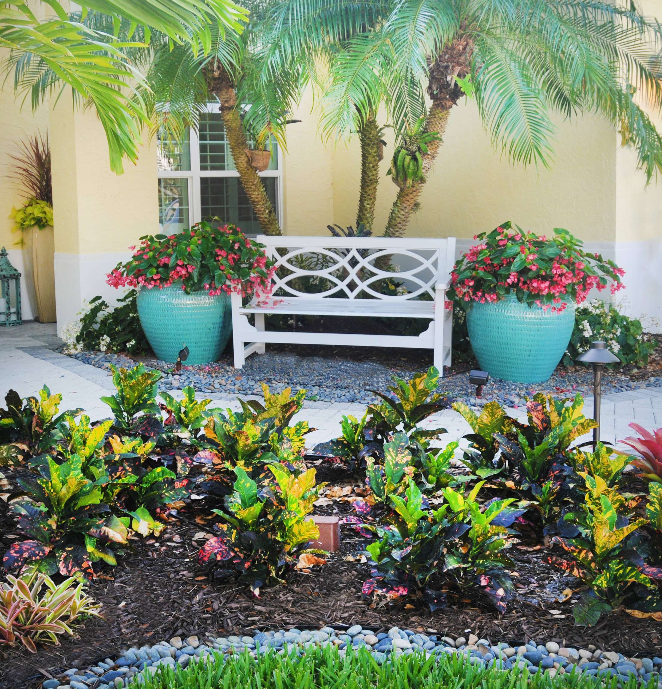 Small Tropical Landscaping Ideas You