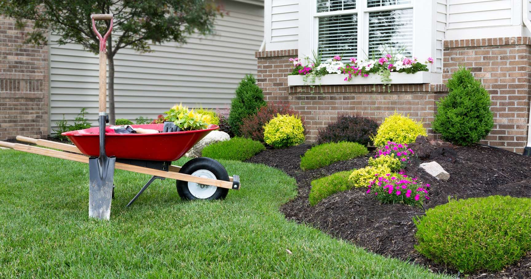 Tips & Tricks to Effectively Manage a Landscaping Business